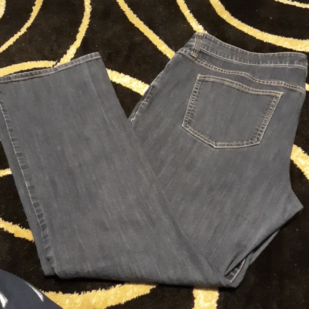 Diva jeans with a comfortable sretch to them.